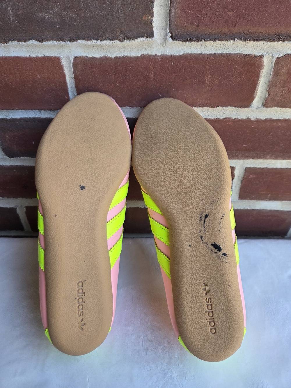 Adidas Tokyo Women’s Shoes Glow Pink Solar Yellow Gum US 8 UK 6.5 - Picture 4 of 14